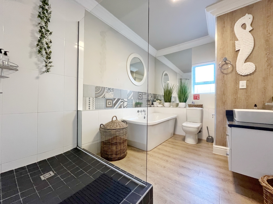 3 Bedroom Property for Sale in Diaz Beach Western Cape